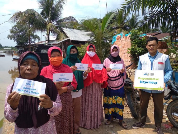 Sebelas Lansia Dhuafa di Riau Terima Bantuan Biaya Hidup 
