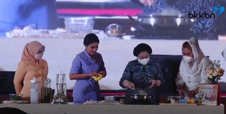 Megawati Masak Opor Singkong: Kalau Pakai Mixer Muncrat!
